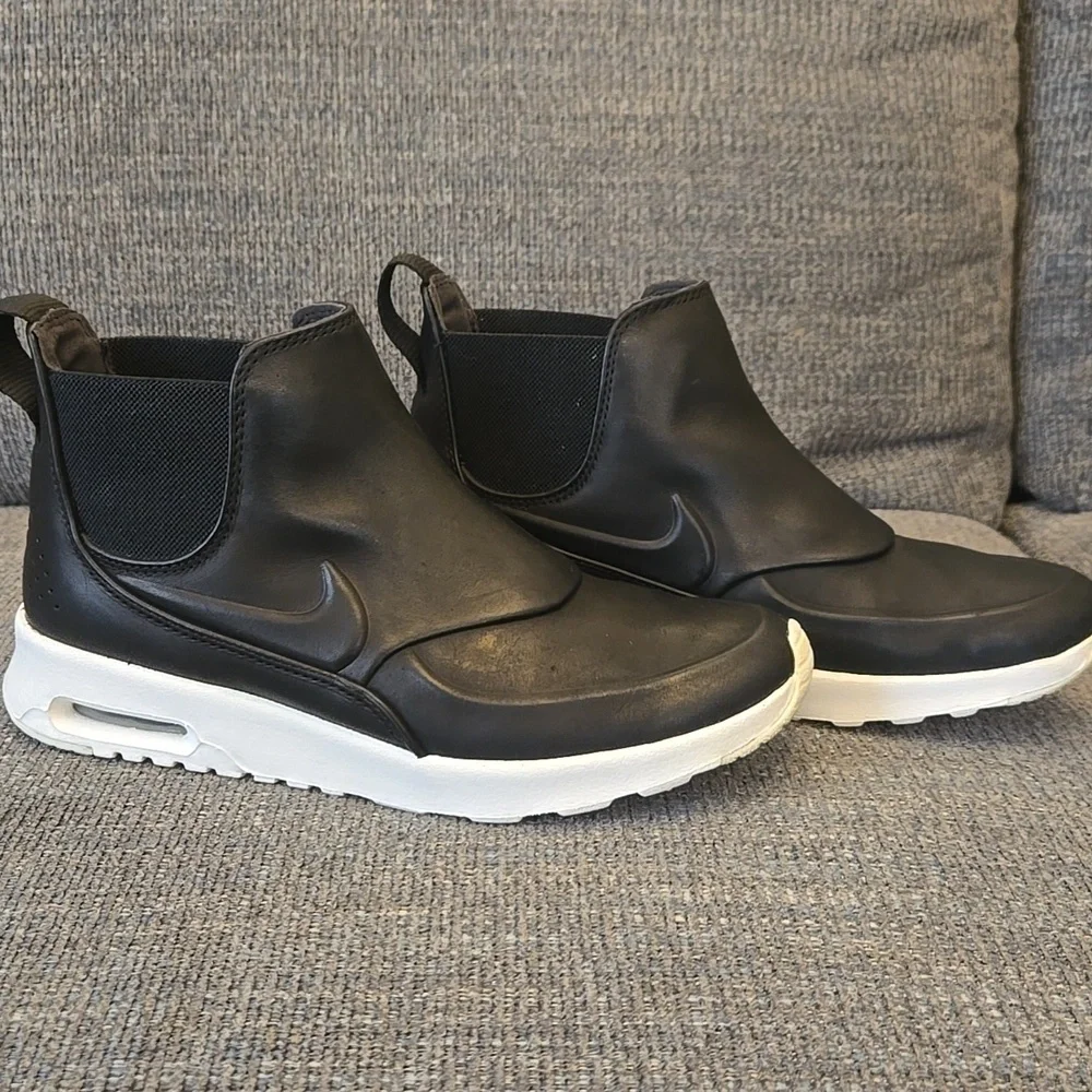 Nike Air Max Thea Mid Women Sneaker Boot Black/White SZ 7
